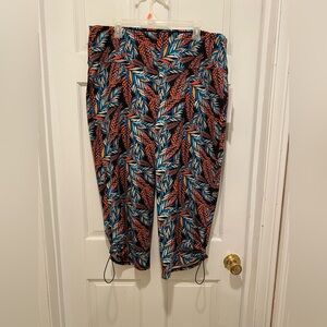 Colorful Leaf Print capri legging